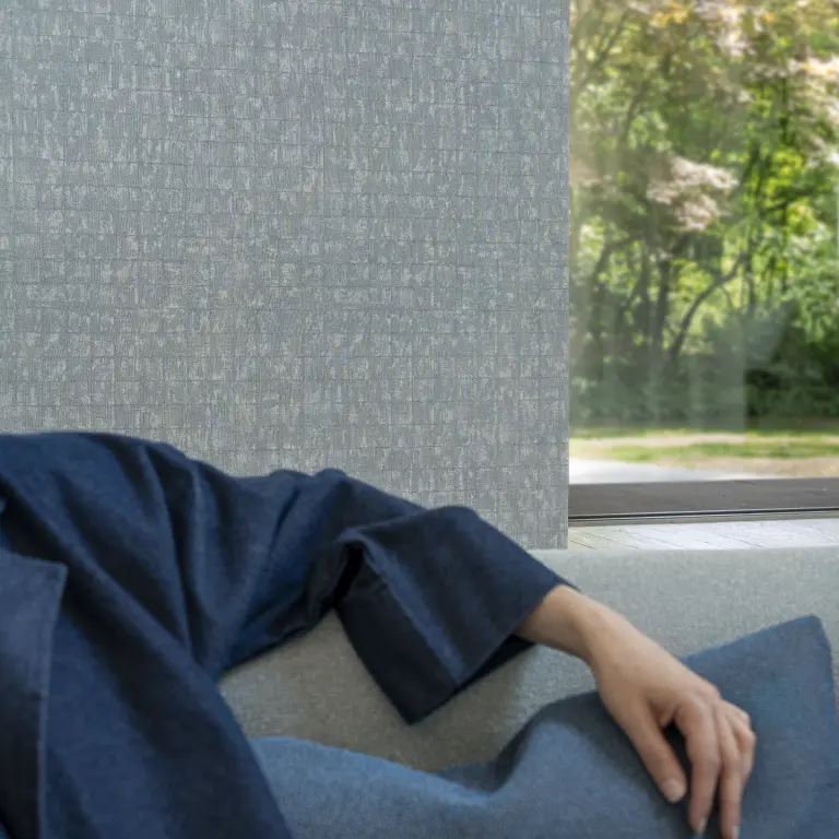 Vescom Purefin sustainable olefin wallcovering in a contemporary living space.